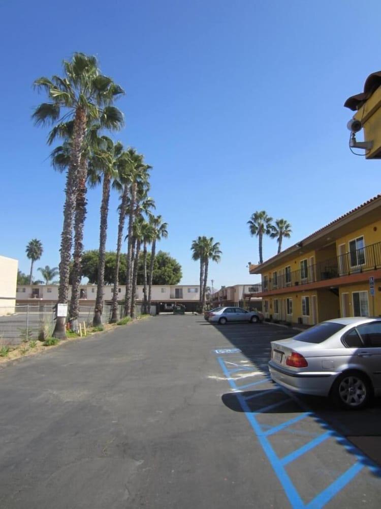 Northgate Motel Ель-Кахон Екстер'єр фото